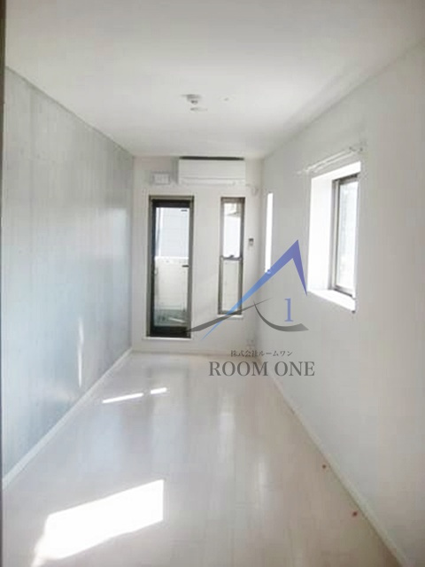 ロックラン　ヒルズの居間・リビング|洋室のお部屋です。