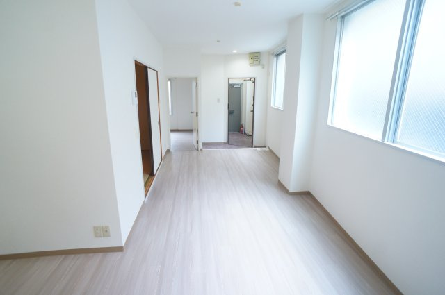 サンプラザ南京終の居間・リビング