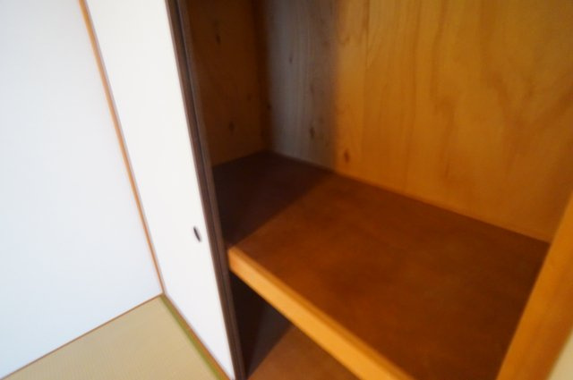 サンプラザ南京終の収納