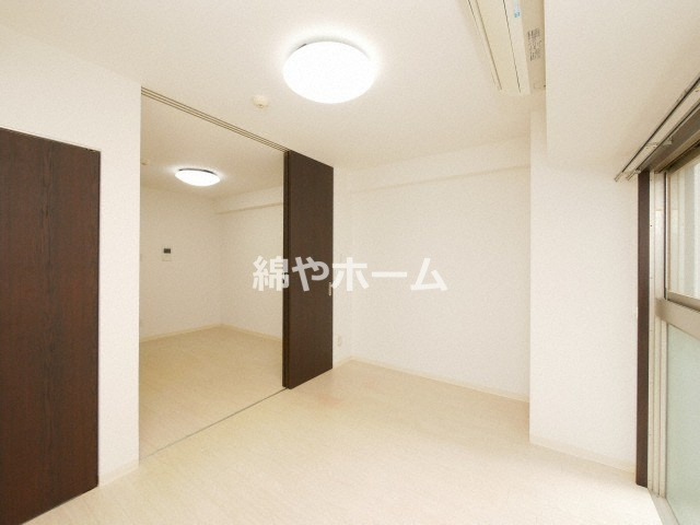 サムティ難波グレイスの洋室|明るい洋室です