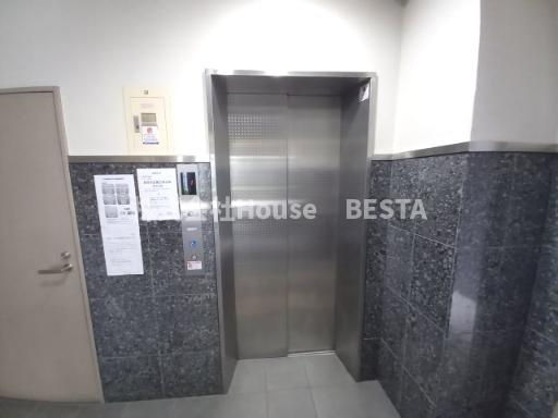 エスリード三宮第3のロビー