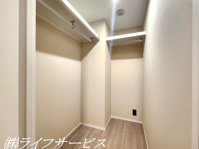 【収納】 | 新北野第３コーポ | 中部屋洋室5.0帖／ウォークインクローゼット有