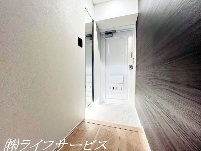 【玄関】 | 新北野第３コーポ | 玄関／ミラー付の天井高シューズボックス有！