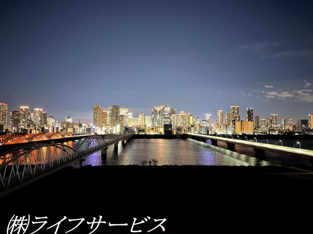 【展望】 | 新北野第３コーポ | 梅田スカイビルまで見渡せるパノラマビュー♪バルコニーから夜景を楽しめます！夏には淀川花火を鑑賞いただけます！