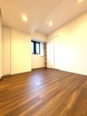Crio KUGENUMA SEASIDEー駅3分×南向き×100㎡超ーの洋室