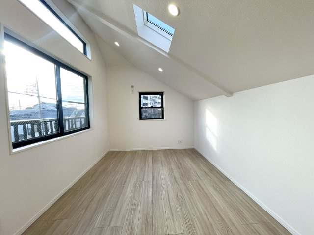 練馬区春日町1丁目　人気エリア　新規内装リフォーム戸建の洋室