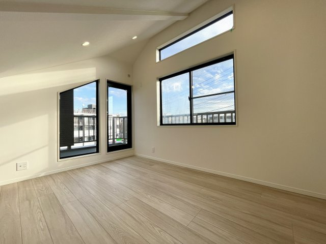 練馬区春日町1丁目　人気エリア　新規内装リフォーム戸建の洋室