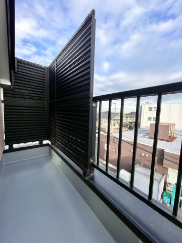 練馬区春日町1丁目　人気エリア　新規内装リフォーム戸建のバルコニー