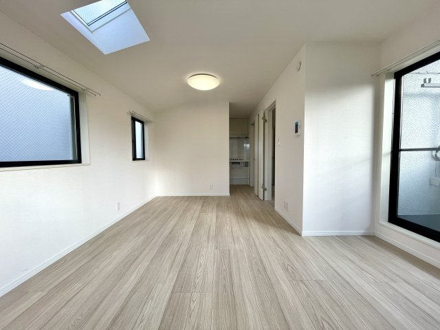 練馬区春日町1丁目　人気エリア　新規内装リフォーム戸建