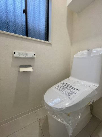 練馬区春日町1丁目　人気エリア　新規内装リフォーム戸建のトイレ