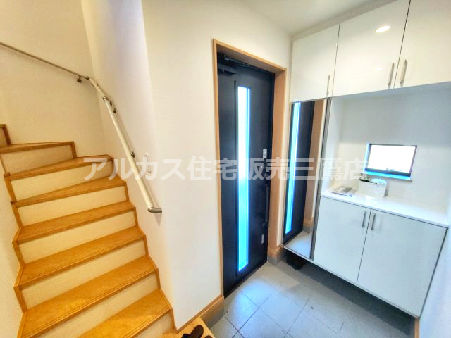 【内覧動画公開中！】三鷹市新川４丁目 京王線 仙川駅 新築戸建の玄関