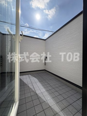 【バルコニー】 | 杉並区和泉１丁目貸家 | 2F　LDK15.5帖　バルコニー