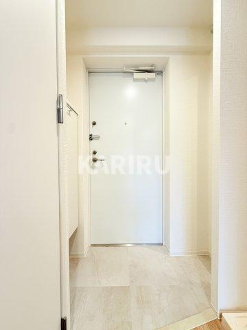 Alivis放出の玄関