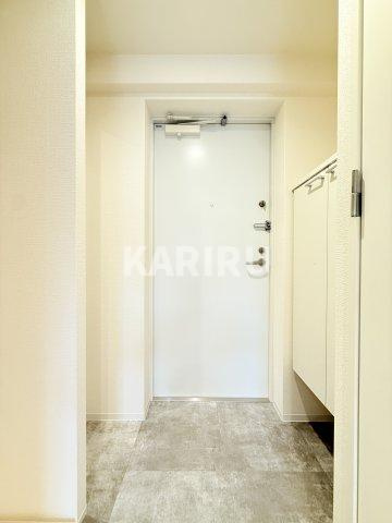 Alivis放出の玄関