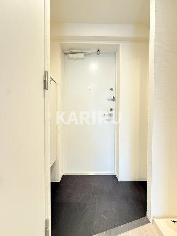 Alivis放出の玄関