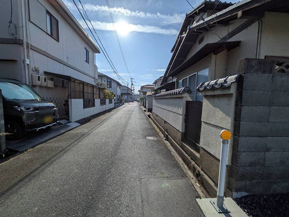 岡山市北区西花尻 土地の前面道路含む現地写真|◆東側前面道路の幅員は4.0ｍです。