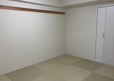 【寝室】 | ライオンズヒルズ町田第二 | 寝室でゆっくりと過ごすためにはベッド周りの適度な空間を担保することや窓の位置、照明の明るさ、寝室の広さなどを考える必要があります。自身や家族の構成とライフスタイルに併せて寝室にする部屋を選びましょう！