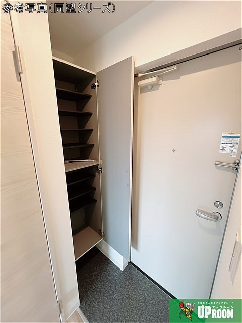 ジーメゾン北名古屋徳重カサレアの玄関