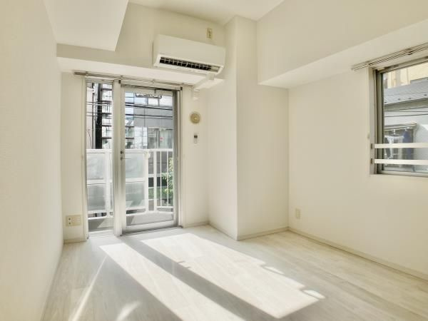 コート新御徒町の居間・リビング