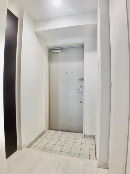 コート新御徒町の玄関