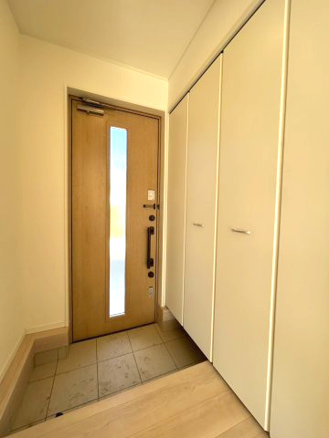 新築戸建　千曲市磯部第７　全２棟の玄関