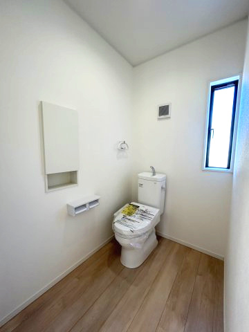 新築戸建　千曲市磯部第７　全２棟のトイレ