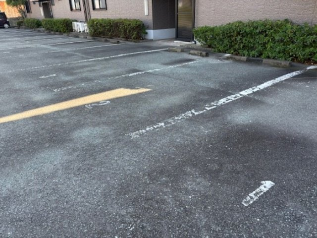 ハイカムール津福の駐車場|駐車場があります