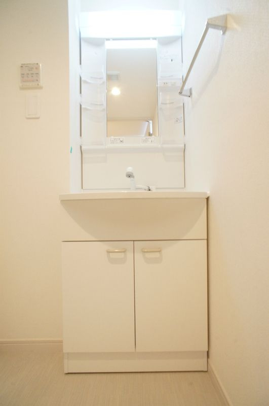 リブリ・StudioAの独立洗面台