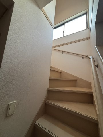 野田市中野台　中古売戸建の内装|2階へどうぞ～