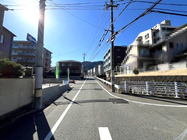 【その他】 | 福岡市城南区東油山2丁目　2号棟（全2棟）【仲介手数料無料・0円】 | 現地写真。前面道路です。