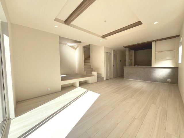 【居間・リビング】 | 福岡市城南区東油山2丁目　2号棟（全2棟）【仲介手数料無料・0円】 | 現地写真。