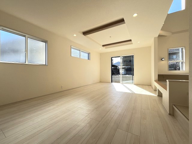 【居間・リビング】 | 福岡市城南区東油山2丁目　2号棟（全2棟）【仲介手数料無料・0円】 | 現地写真。