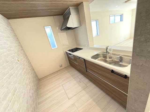【キッチン】 | 福岡市城南区東油山2丁目　2号棟（全2棟）【仲介手数料無料・0円】 | 現地写真。