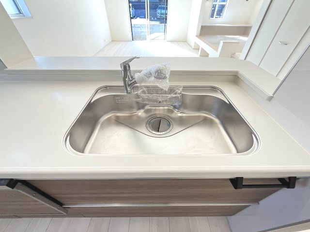 【キッチン】 | 福岡市城南区東油山2丁目　2号棟（全2棟）【仲介手数料無料・0円】 | 現地写真。