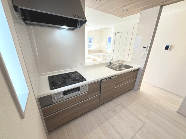 【キッチン】 | 福岡市城南区東油山2丁目　2号棟（全2棟）【仲介手数料無料・0円】 | 現地写真。