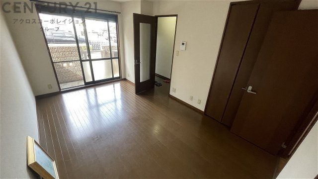 床色が落ち着いた色合いで、とてもきれいです。