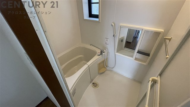 シンプルで機能的なユニットバスです！