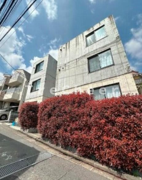 MidCUBE中台の外観