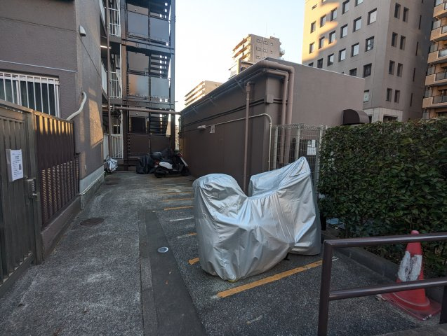 日商岩井木場マンションの駐車場