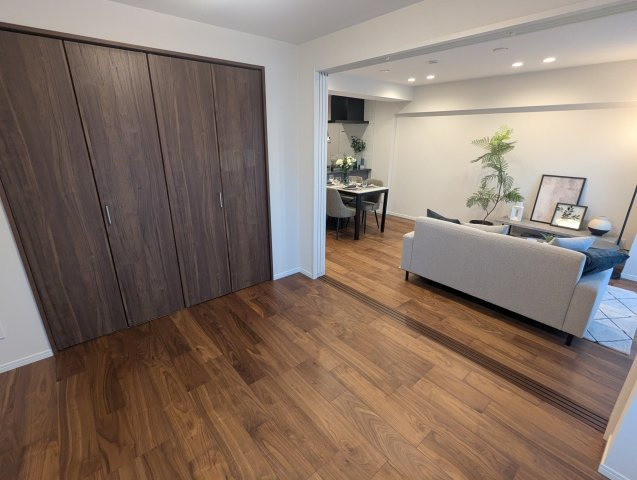 日商岩井木場マンションの洋室