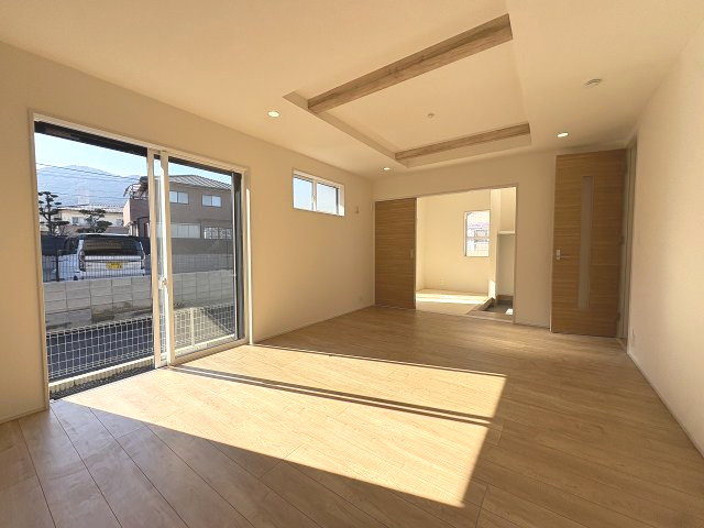 【居間・リビング】 | 福岡市城南区東油山2丁目　1号棟（全2棟）【仲介手数料無料・0円】 | 現地写真。