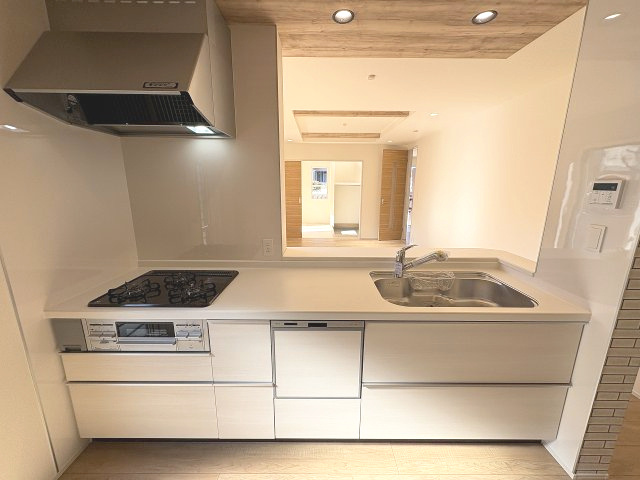 【キッチン】 | 福岡市城南区東油山2丁目　1号棟（全2棟）【仲介手数料無料・0円】 | 現地写真。