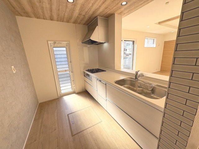 【キッチン】 | 福岡市城南区東油山2丁目　1号棟（全2棟）【仲介手数料無料・0円】 | 現地写真。