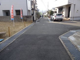 【前面道路含む現地写真】 | 川西市新田１丁目　建築条件無土地