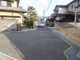 【前面道路含む現地写真】 | 川西市新田１丁目　建築条件無土地