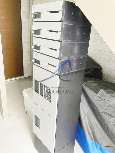 ベルリード西蒲田のその他共用部分|集合ポストと宅配ボックスです。