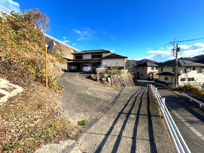 【前面道路含む現地写真】 | 相模原市緑区小渕　敷地面積100坪超　5DK