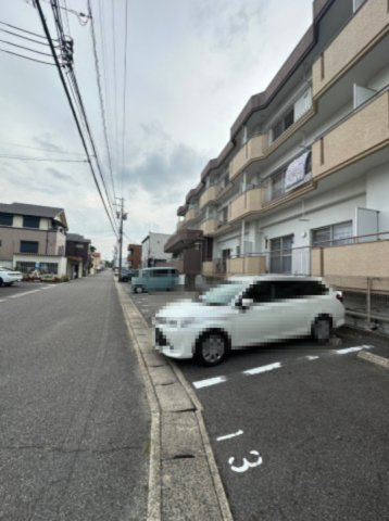 ブルーム山之手の駐車場