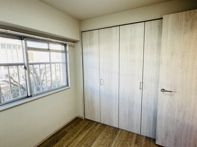 東建狭間マンションの洋室|～収納完備の洋室～