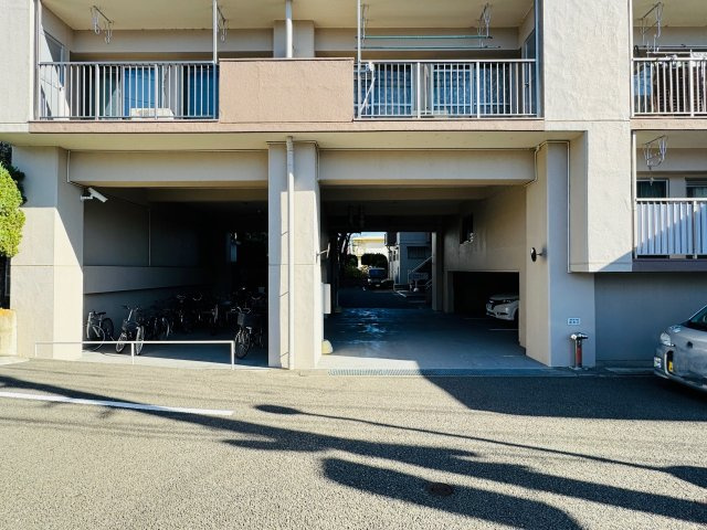 東建狭間マンションの駐車場|～駐輪場・駐輪場～